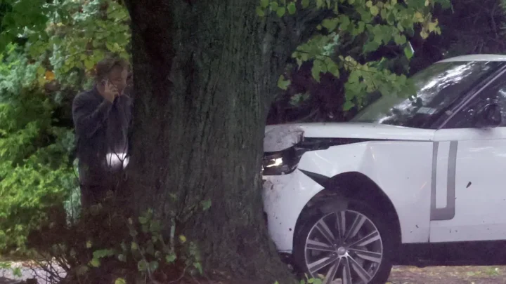 Baldwin’s Range Rover was destroyed in the front. Matt Agudo/INSTARimages